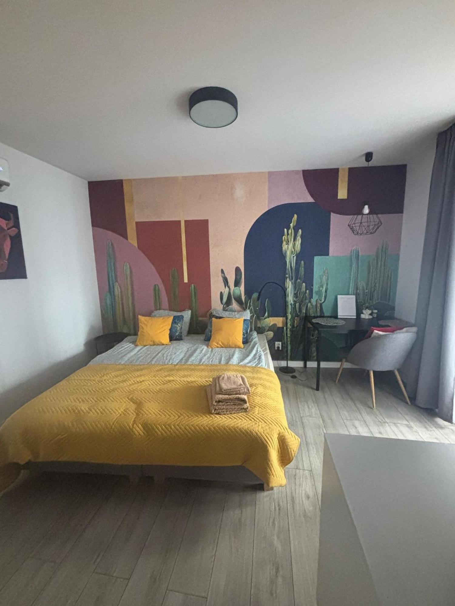 Wow! Paradise Aparthotel, Krakow